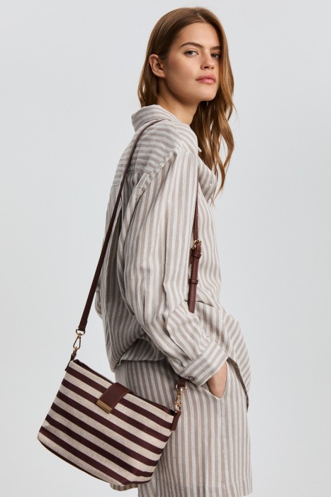 сумка из текстиля от бренда снежная королева вид слева