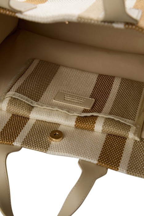 сумка из текстиля по цене 3350 руб вид справа