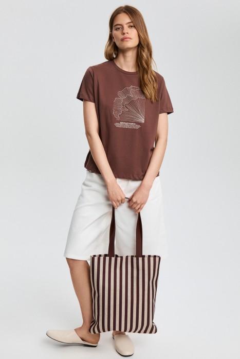 сумка из текстиля от бренда снежная королева вид слева