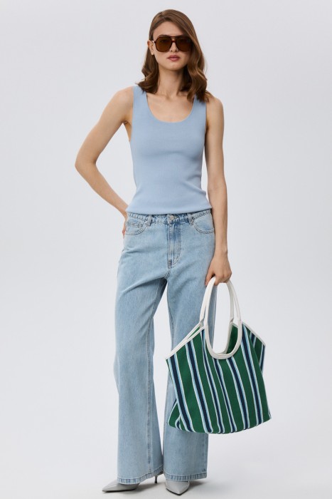 сумка из текстиля от бренда снежная королева вид слева