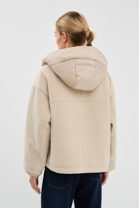 текстильная куртка с капюшоном по цене 9780 руб вид справа