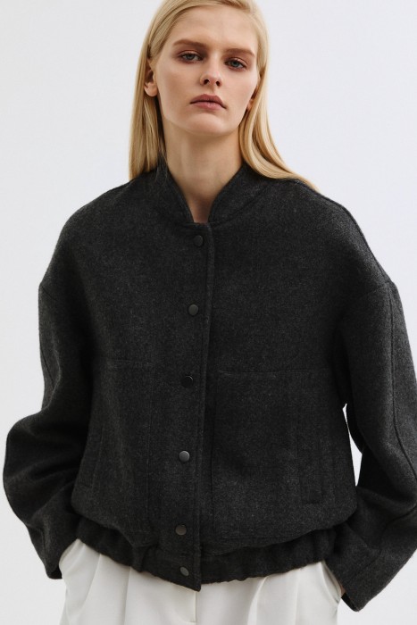 текстильный бомбер от бренда снежная королева вид слева