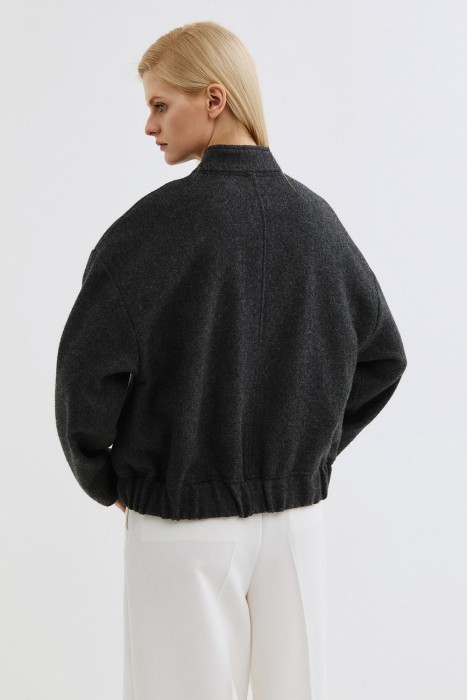 текстильный бомбер по цене 8240 руб вид справа