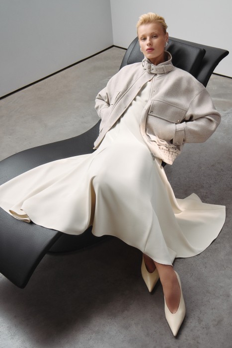 текстильный бомбер от бренда снежная королева вид слева