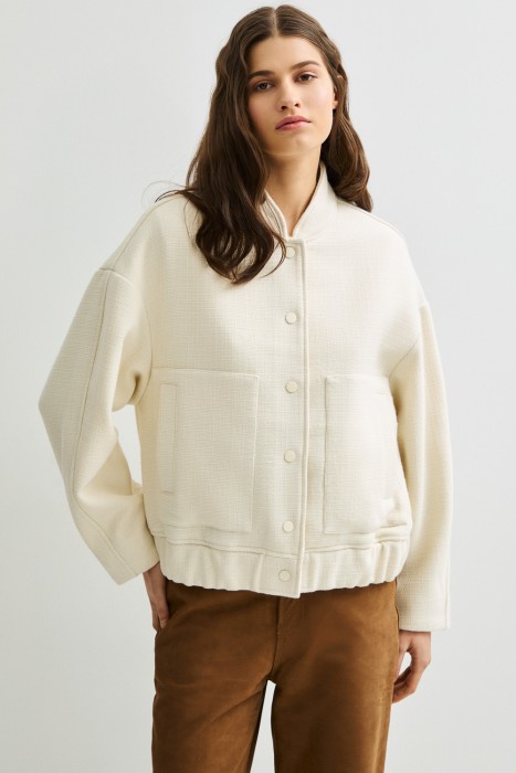 текстильный бомбер от бренда снежная королева вид слева