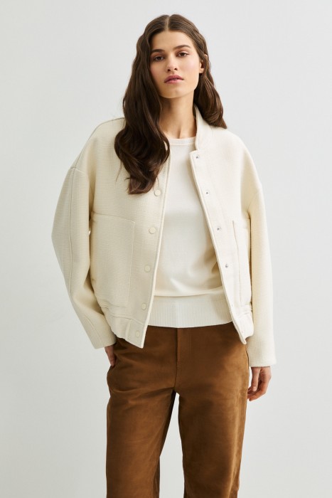 текстильный бомбер из россии вид сбоку