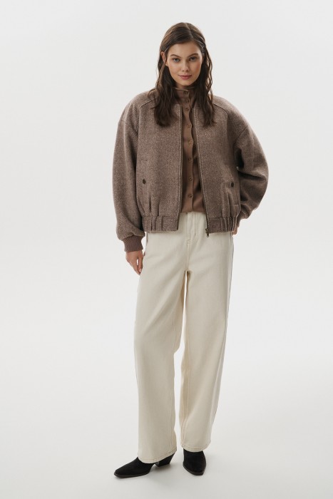текстильный бомбер от бренда снежная королева вид слева