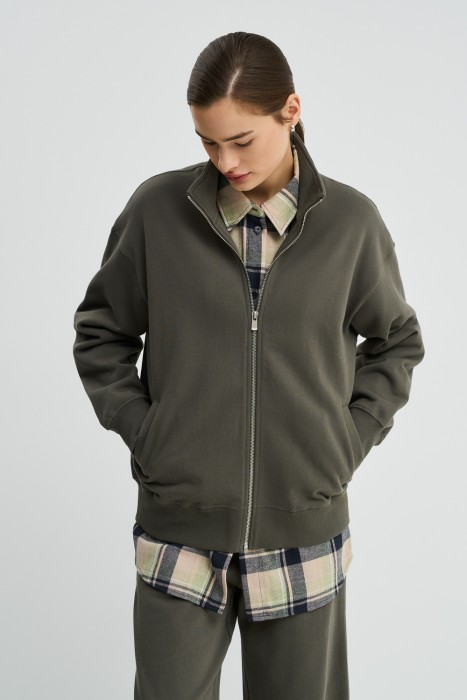 толстовка на молнии от бренда снежная королева вид слева