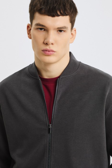 толстовка на молнии из россии вид сбоку