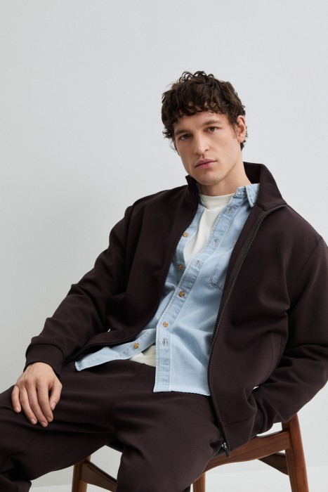 толстовка на молнии из россии вид сбоку