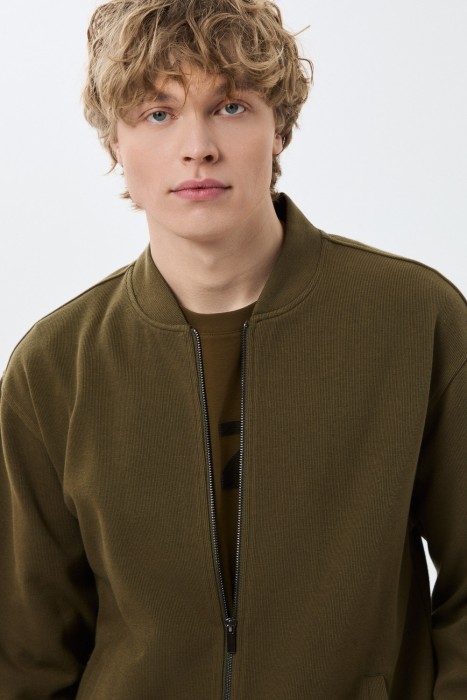 толстовка на молнии из россии вид сбоку