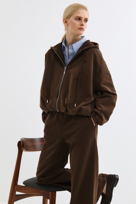 толстовка с капюшоном от бренда снежная королева вид слева