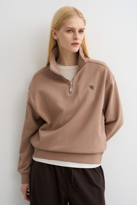 толстовка с молнией от бренда снежная королева вид слева