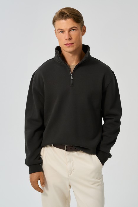 толстовка с молнией от бренда снежная королева вид слева