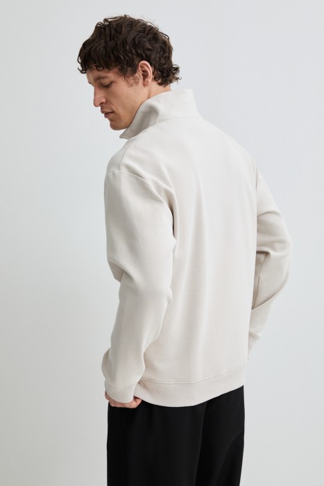 толстовка с молнией по цене 1860 руб вид справа