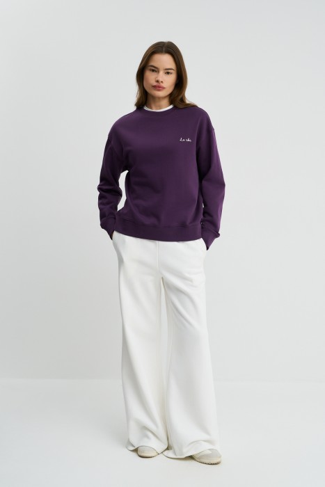 толстовка с надписью от бренда снежная королева вид слева