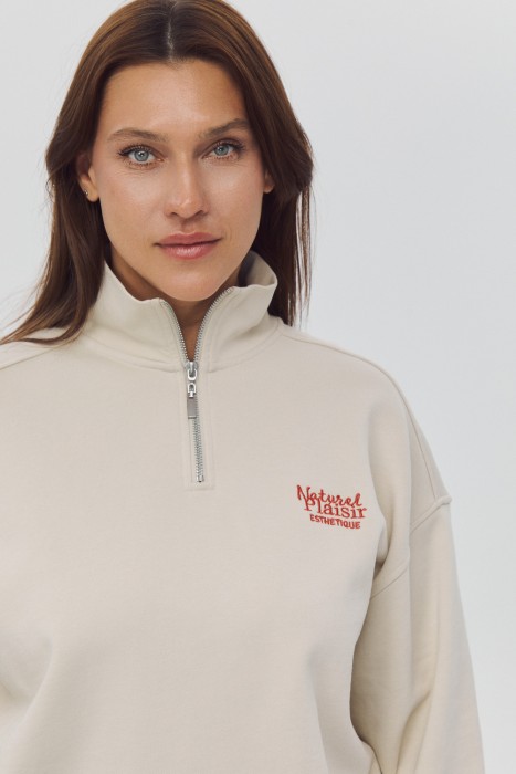 толстовка с вышивкой из россии вид сбоку