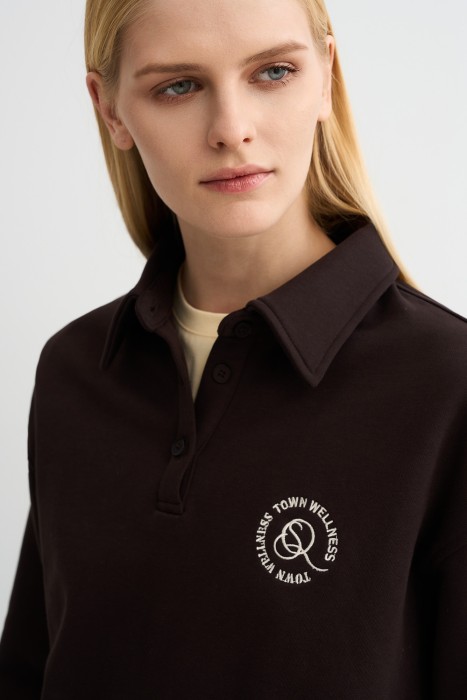 толстовка с вышивкой из россии вид сбоку