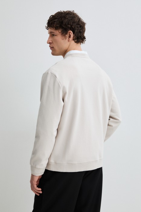 толстовка с вышивкой по цене 1620 руб вид справа