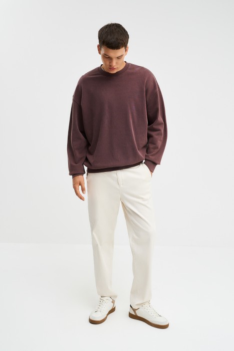 толстовка от бренда снежная королева вид слева