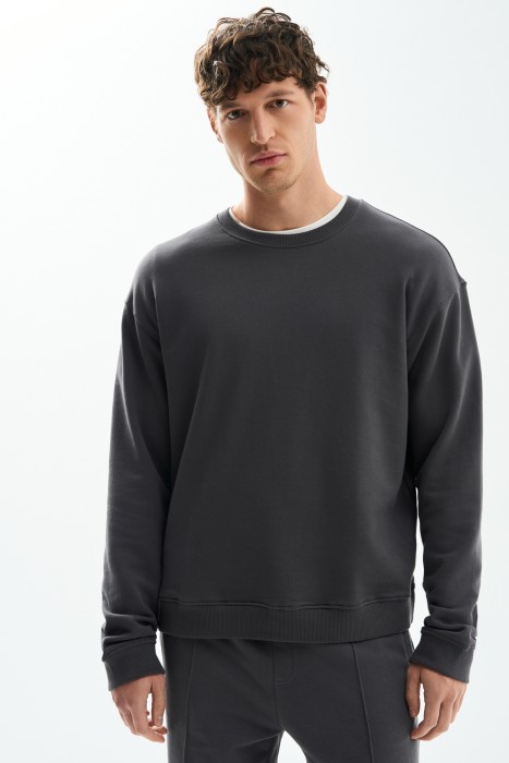 толстовка по цене 1310 руб вид справа