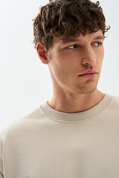 толстовка по цене 1310 руб вид справа