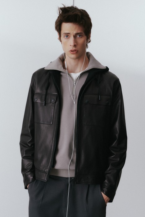 толстовка от бренда снежная королева вид слева