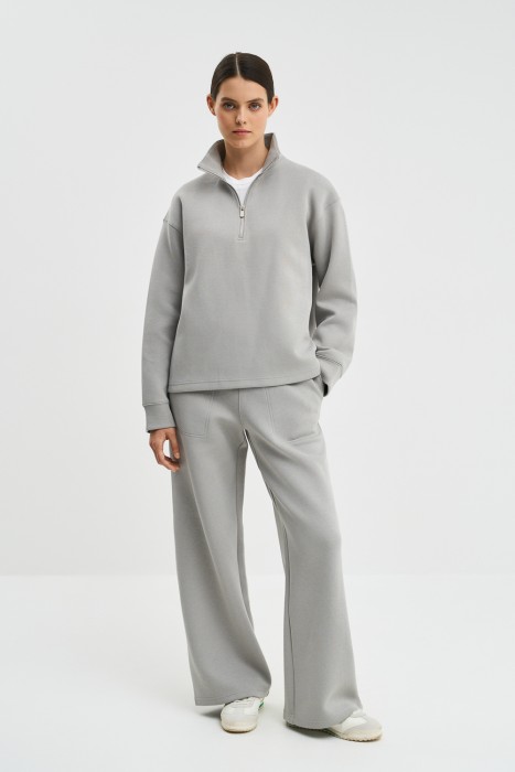 толстовка от бренда снежная королева вид слева