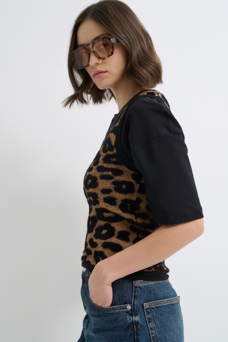 топ анималистичной расцветки по цене 1370 руб вид справа