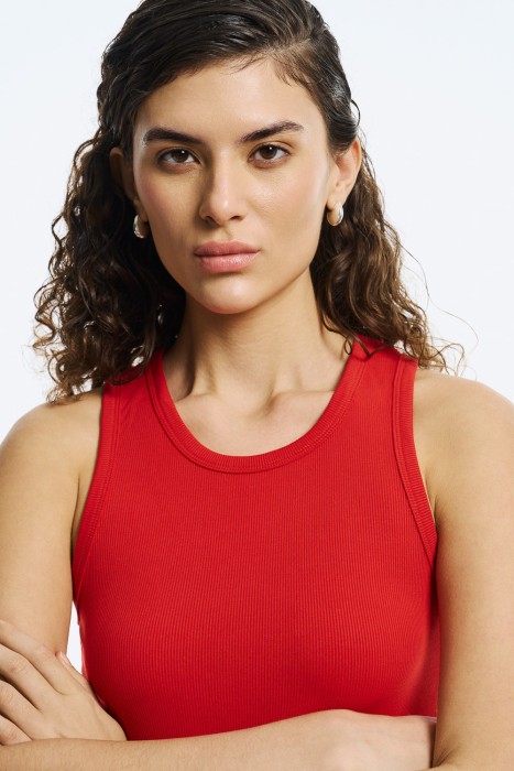 топ-майка из россии вид сбоку