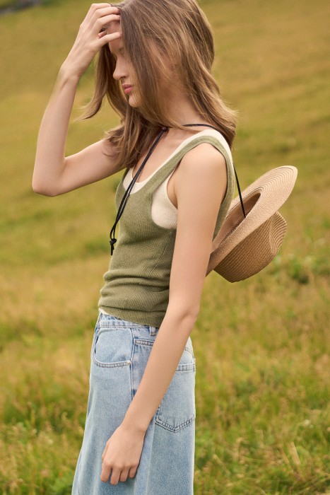 топ-майка по цене 1150 руб вид справа