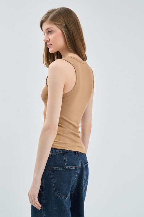 топ-майка по цене 630 руб вид справа