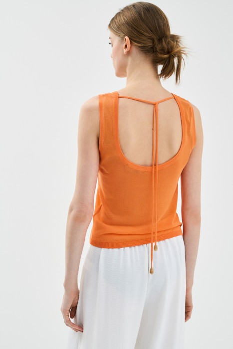 топ-майка по цене 630 руб вид справа