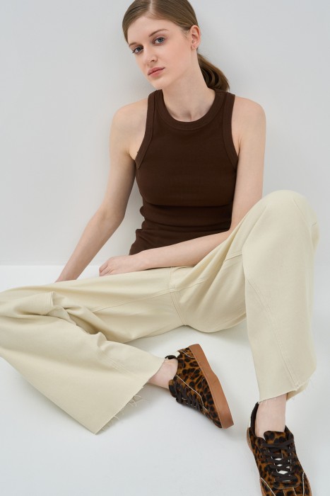 топ-майка от бренда снежная королева вид слева