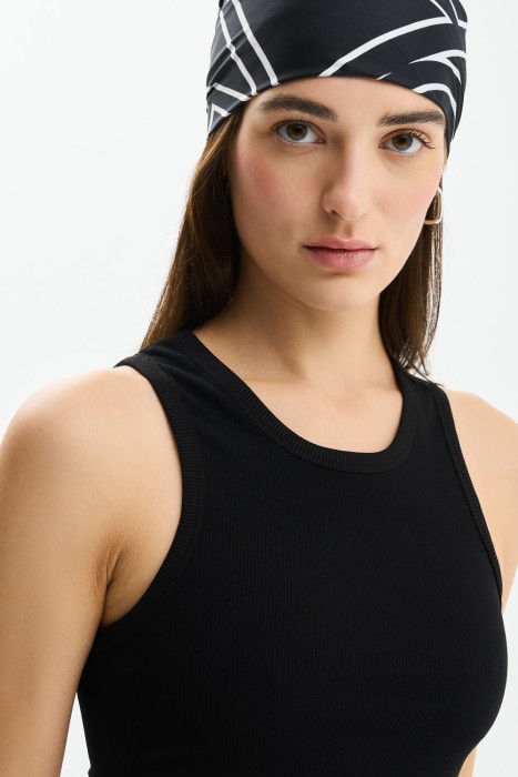 топ-майка от бренда снежная королева вид слева