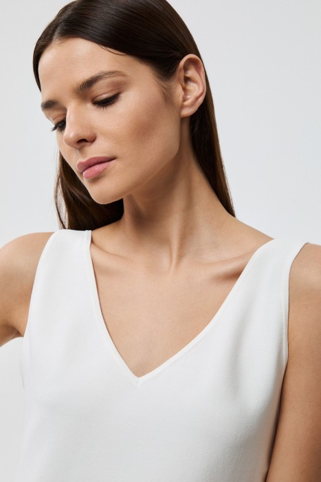 топ с баской из россии вид сбоку