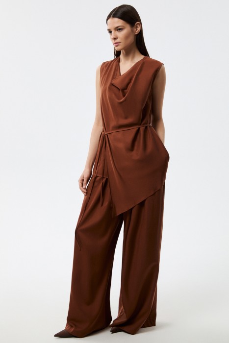 топ с драпировкой от бренда снежная королева вид слева