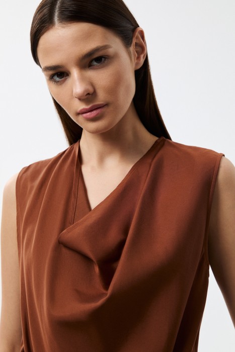 топ с драпировкой из россии вид сбоку