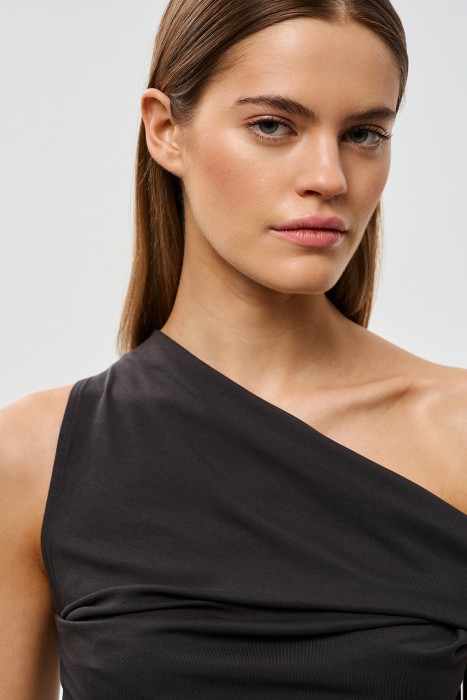 топ с драпировкой по цене 1630 руб вид справа