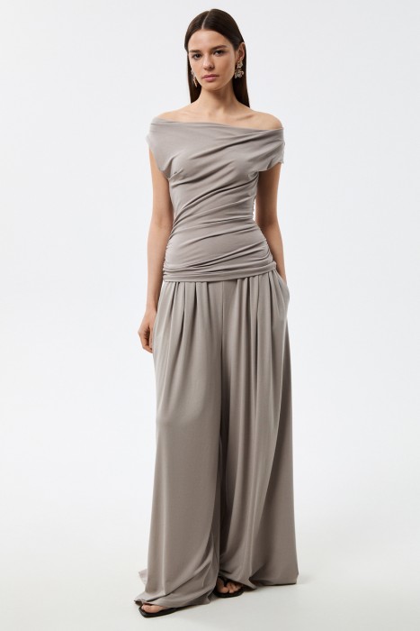 топ с драпировкой от бренда снежная королева вид слева