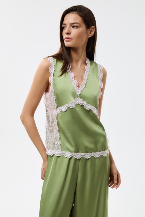 топ с кружевной отделкой из россии вид сбоку