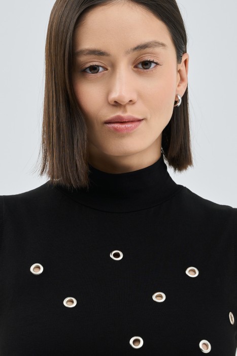 топ с отделкой из россии вид сбоку