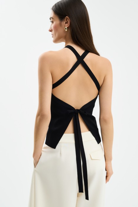 топ с открытой спинкой из россии вид сбоку