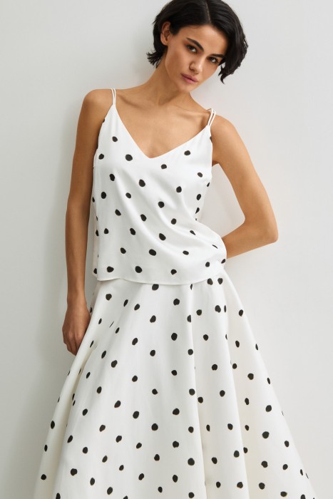 топ с принтом от бренда снежная королева вид слева