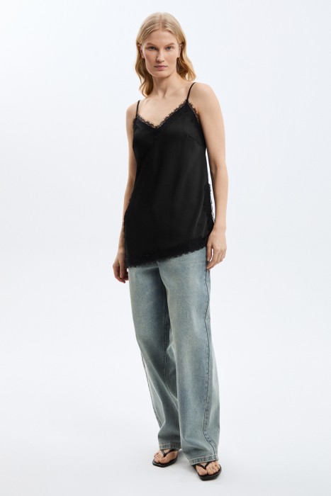 топ в бельевом стиле от бренда снежная королева вид слева