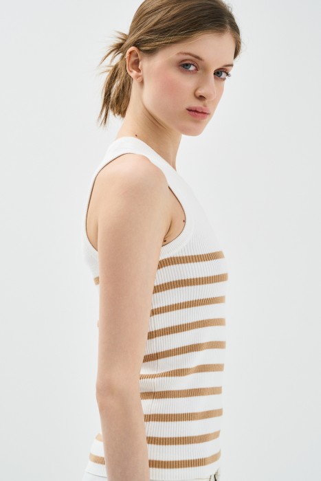 Товар с артикулом 763495003 вид сзади