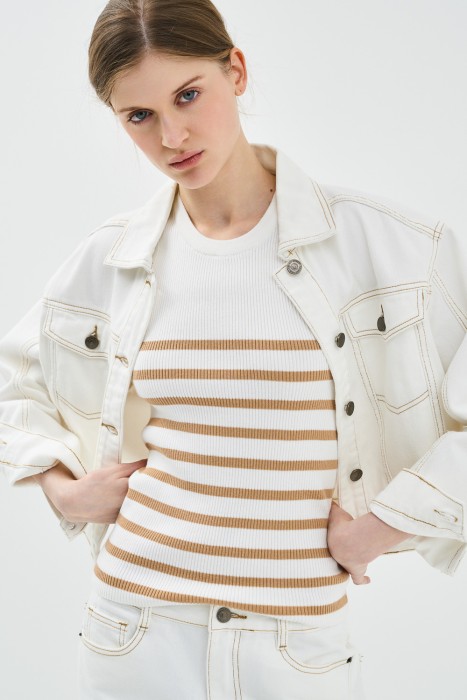 топ в полоску из россии вид сбоку