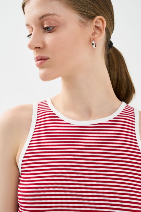 топ в полоску из россии вид сбоку