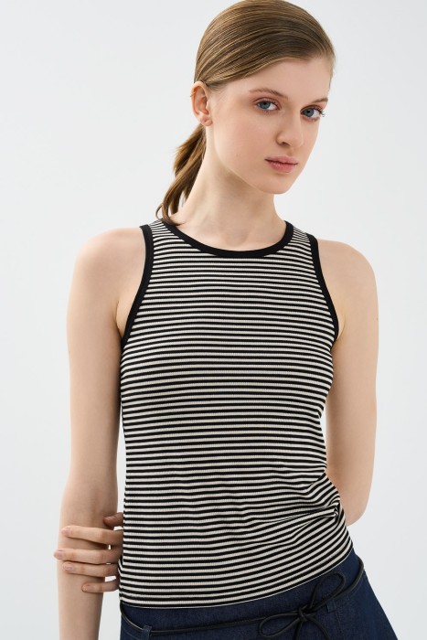 топ в полоску от бренда снежная королева вид слева