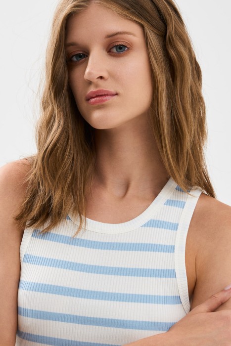 топ в полоску от бренда снежная королева вид слева